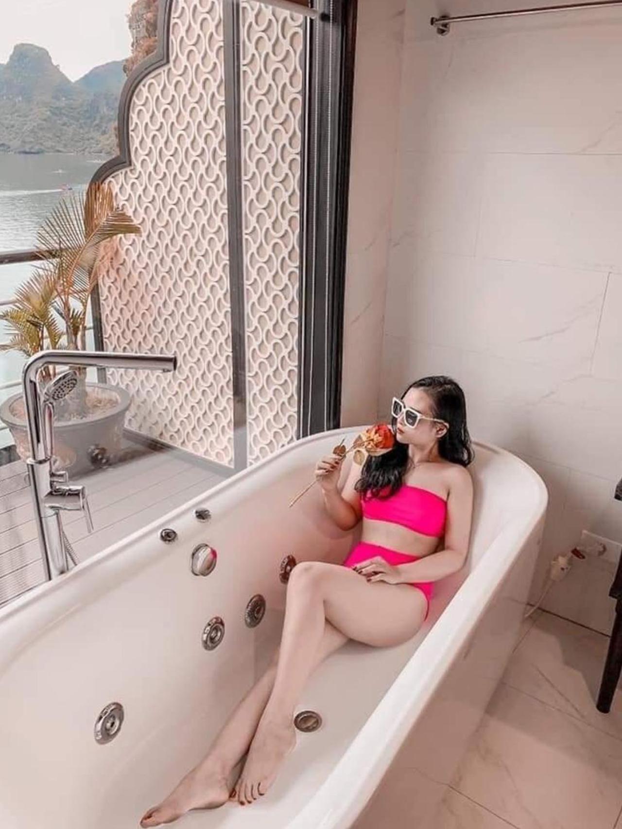 La Casta Cruise Hotel ฮาลอง ภายนอก รูปภาพ